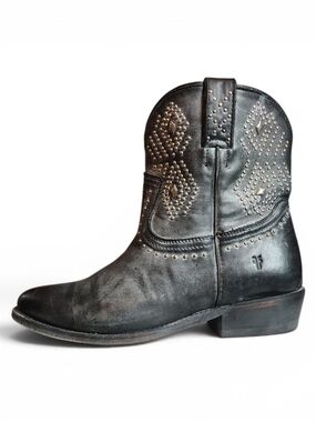FRYE Billy Stud Short Distressed Black Leather Cowboy Boots Women’s Size 7.5 B